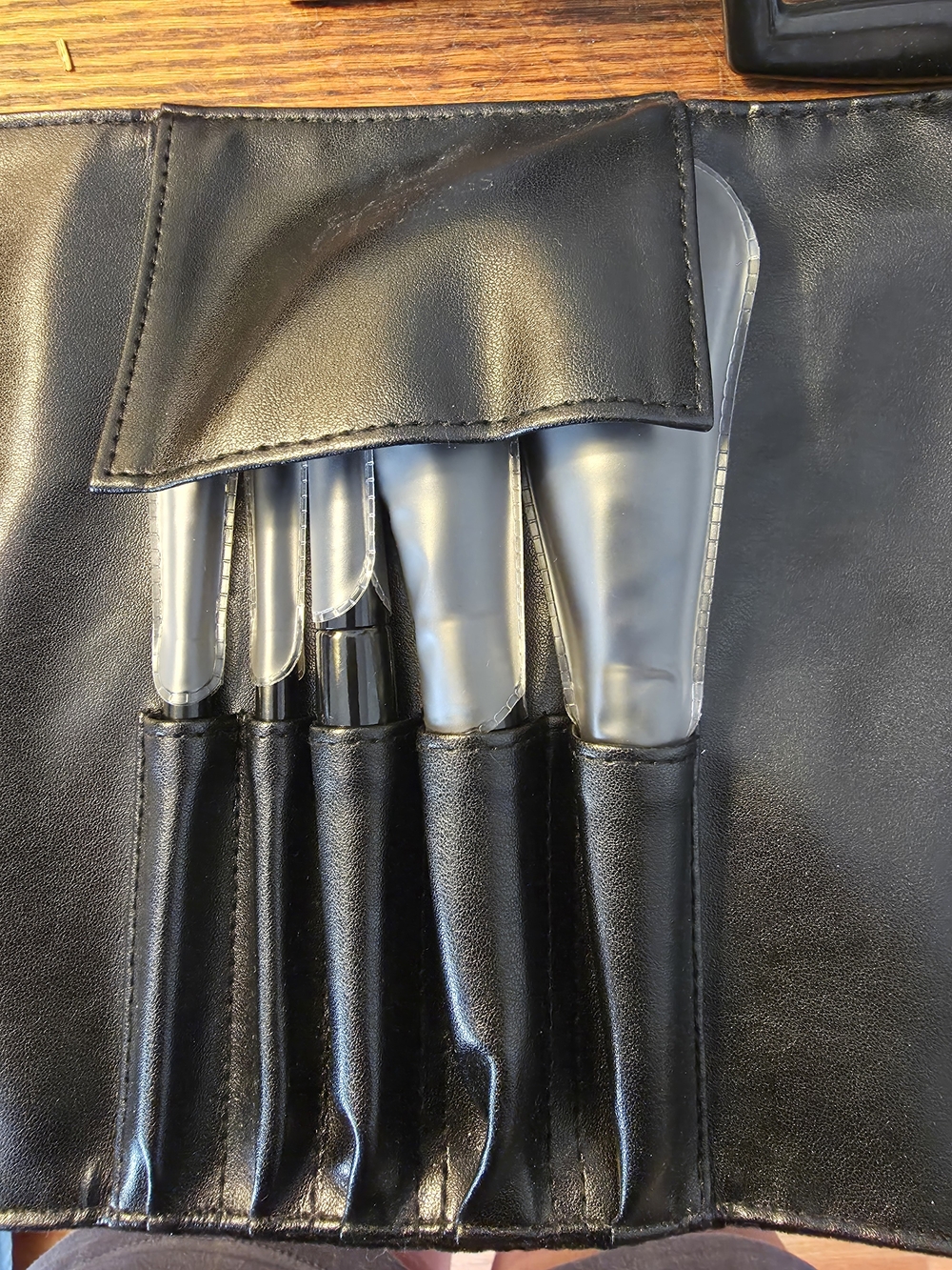 Makeup Brushes - Picture 2 of 6